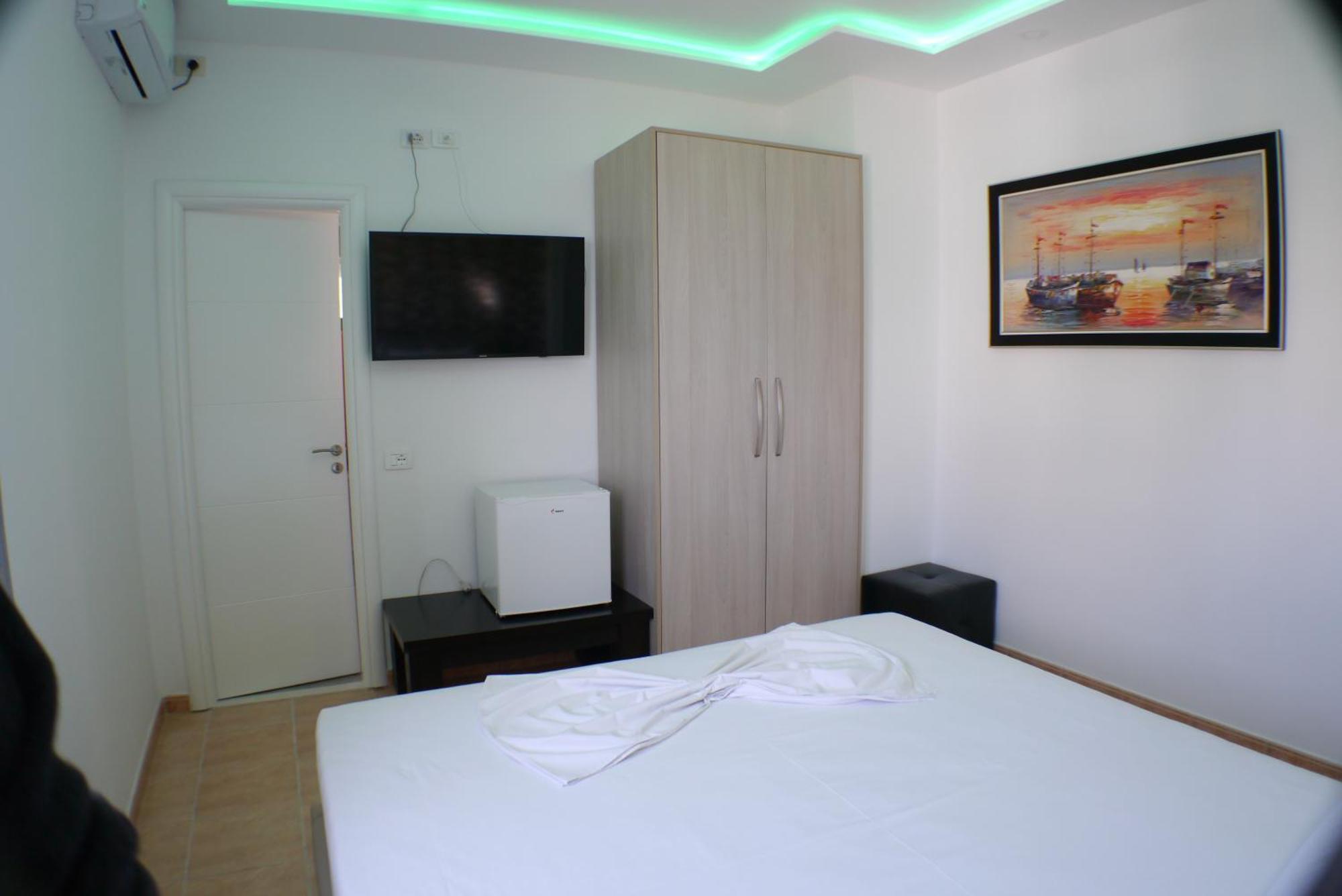 Espana Aparthotel Shkallnur Exterior photo