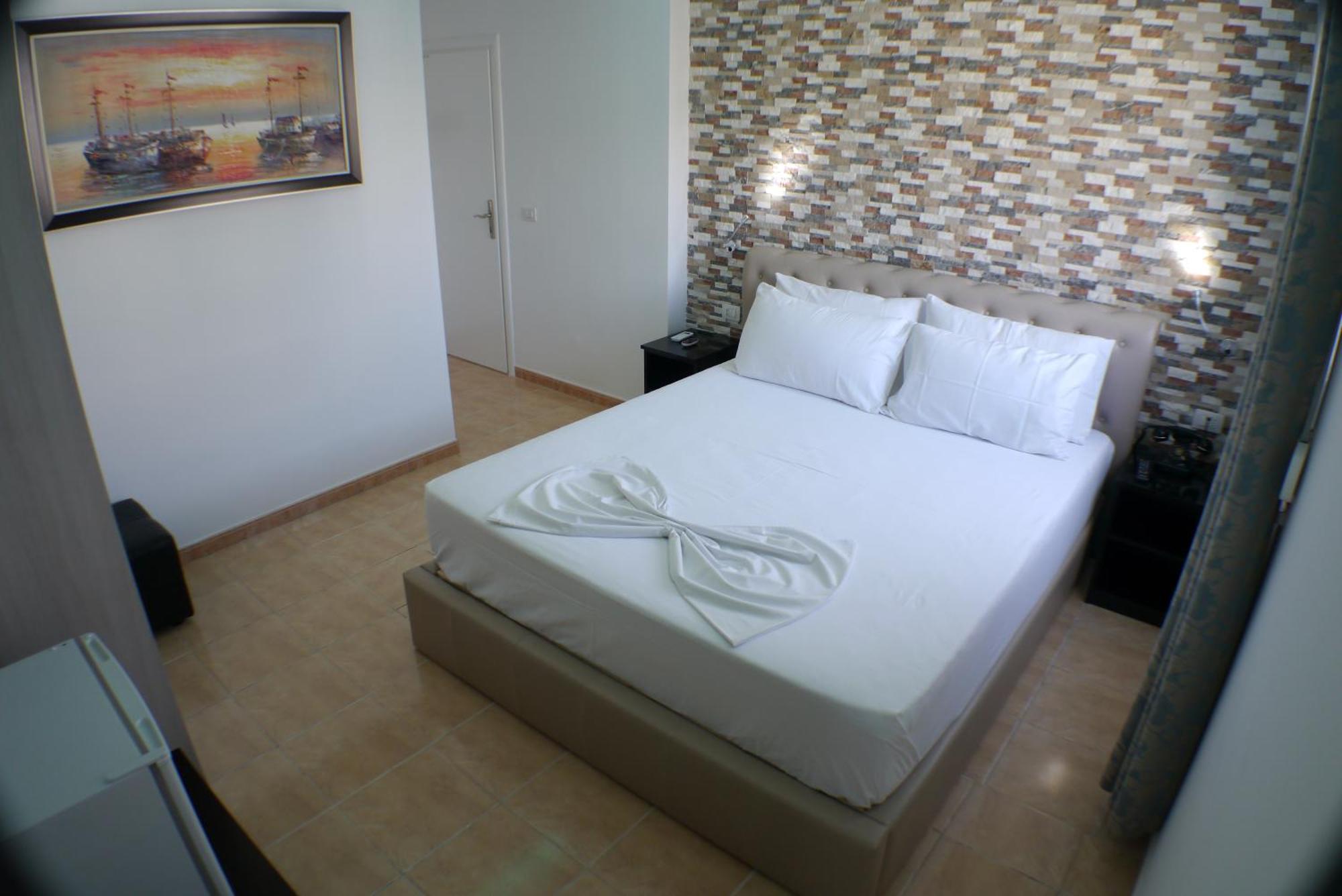Espana Aparthotel Shkallnur Exterior photo