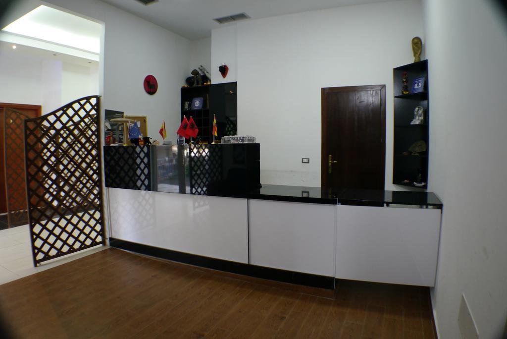 Espana Aparthotel Shkallnur Exterior photo