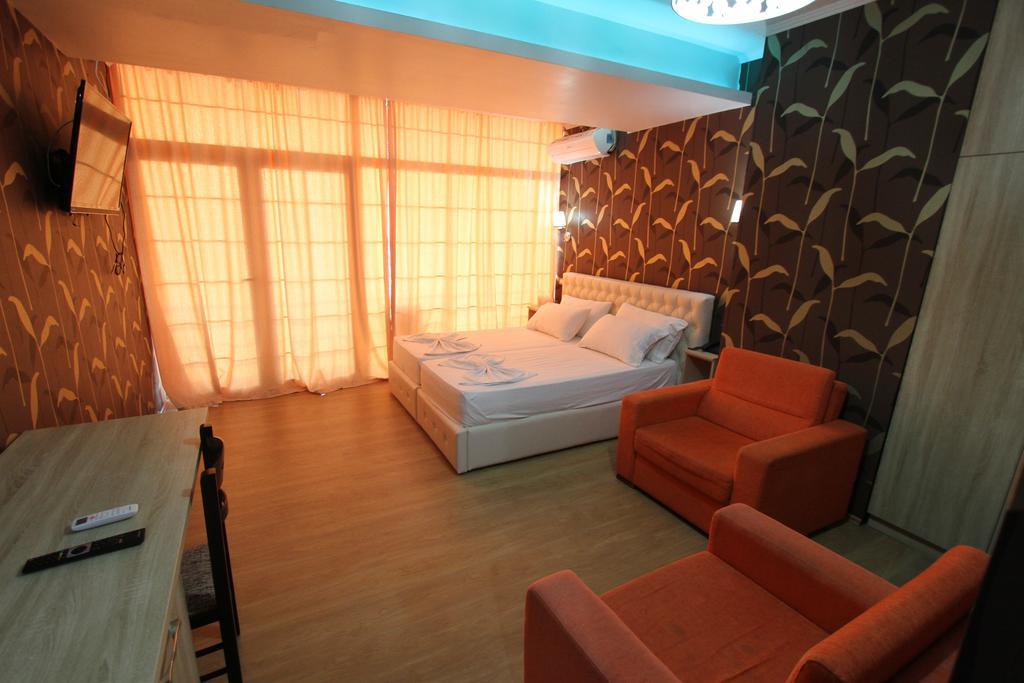 Espana Aparthotel Shkallnur Exterior photo